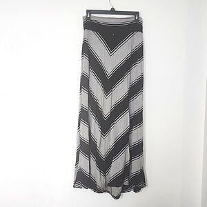Verona Black & Gray Maxi Skirt SIZE L